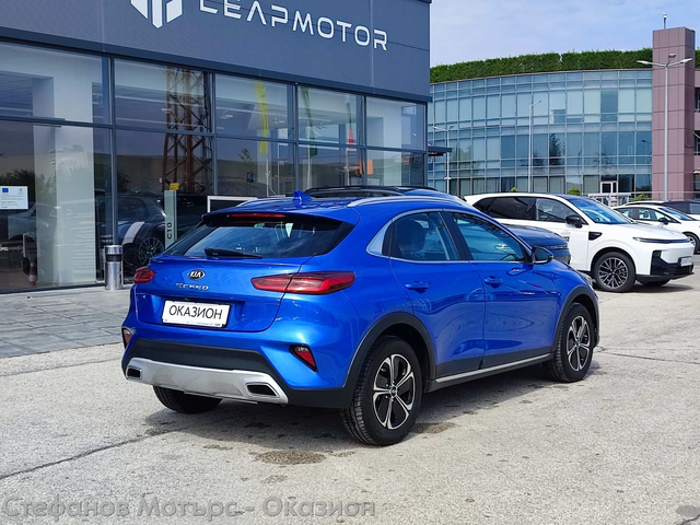 Kia xCeed SUV 141к.с. Plug-In Hybrid - автомобили, коли, обяви за нови и употребявани 5