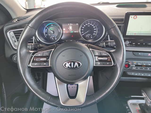 Kia xCeed SUV 141к.с. Plug-In Hybrid - автомобили, коли, обяви за нови и употребявани 8