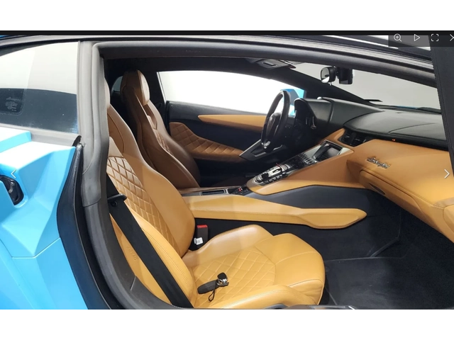 Lamborghini Aventador LP700-4 - автомобили, коли, обяви за нови и употребявани 8