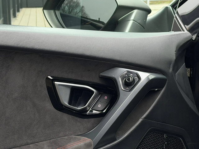 Lamborghini Huracan LP610-4 V10 ОЧАКВАН ВНОС CERAMIC ЛИЗИНГ 100% - автомобили, коли, обяви за нови и употребявани 5