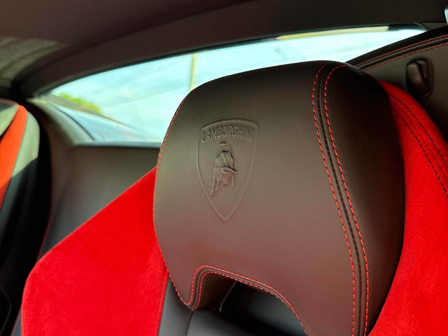 Lamborghini Huracan 5.2L 10cyl 4WD - автомобили, коли, обяви за нови и употребявани 11