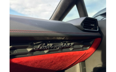 Lamborghini Huracan 5.2L 10cyl 4WD - автомобили, коли, обяви за нови и употребявани 9