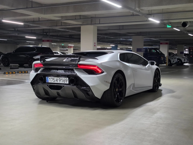 Lamborghini Huracan - автомобили, коли, обяви за нови и употребявани 3