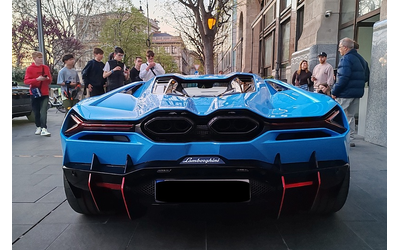 lamborghini-revuelto-revuelto-6-5-v12-hpev-4wd - 3