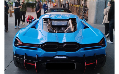LAMBORGHINI Revuelto Revuelto 6.5 V12 HPEV 4WD - автомобили, коли, обяви за нови и употребявани 6
