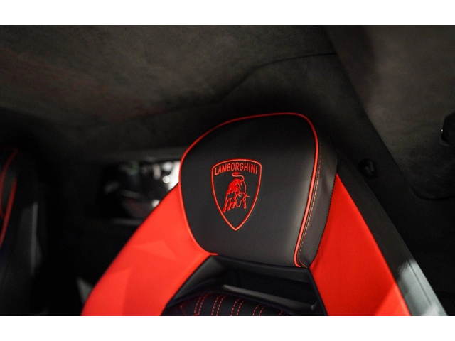 LAMBORGHINI Revuelto Revuelto 6.5 V12 HPEV 4WD - автомобили, коли, обяви за нови и употребявани 12