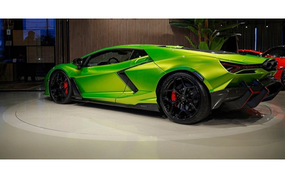LAMBORGHINI Revuelto Revuelto 6.5 V12 HPEV 4WD - автомобили, коли, обяви за нови и употребявани 6