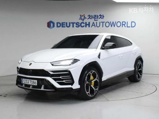 Lamborghini Urus 4.0 V8 ФИНАНСИРАНЕ - автомобили, коли, обяви за нови и употребявани 0