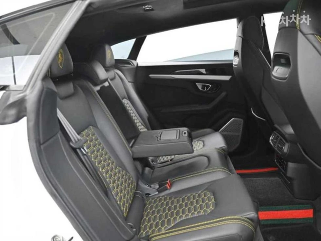 Lamborghini Urus 4.0 V8 ФИНАНСИРАНЕ - автомобили, коли, обяви за нови и употребявани 12