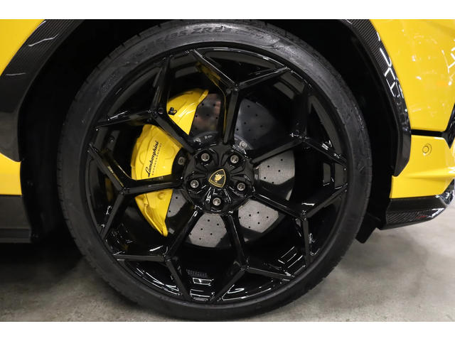 Lamborghini Urus PERFORMANTE* CARBON* CERAMIC* AKRAPOVIC* 23"* - автомобили, коли, обяви за нови и употребявани 5