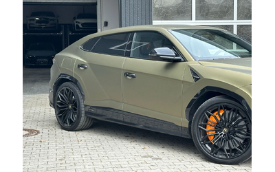 lamborghini-urus - 1