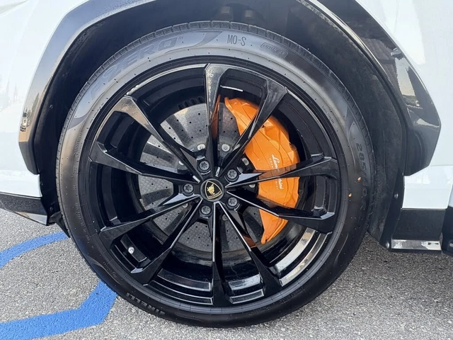 Lamborghini Urus - автомобили, коли, обяви за нови и употребявани 6
