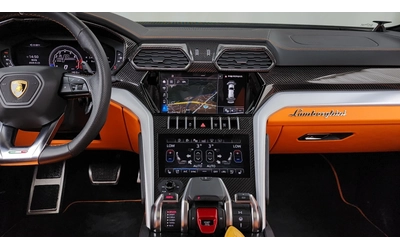 Lamborghini Urus 4.0 V8 - автомобили, коли, обяви за нови и употребявани 10