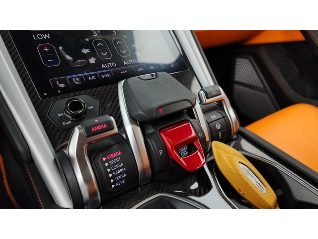 Lamborghini Urus 4.0 V8 - автомобили, коли, обяви за нови и употребявани 13