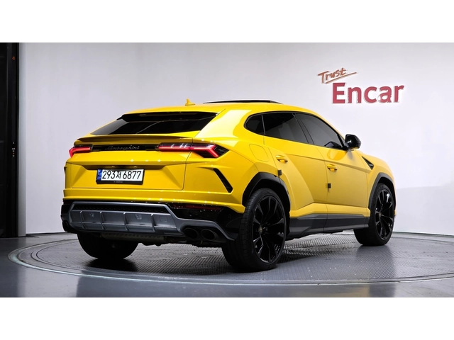 Lamborghini Urus 4.0 V8 - автомобили, коли, обяви за нови и употребявани 1