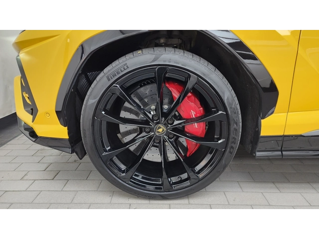 Lamborghini Urus 4.0 V8 - автомобили, коли, обяви за нови и употребявани 4