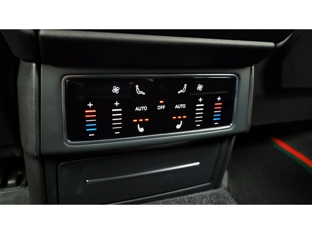 Lamborghini Urus 4.0 V8 - автомобили, коли, обяви за нови и употребявани 12
