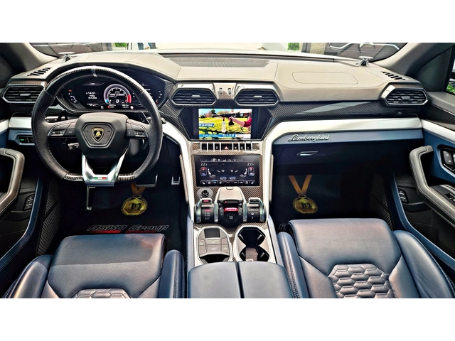 Lamborghini Urus NOVITEC/CARBONCERAMICA/TVx3/3DCAM/МАСАЖ/DISTR/LIZI - автомобили, коли, обяви за нови и употребявани 7