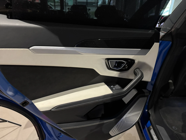 Lamborghini Urus Обява: 21742998502677488 - автомобили, коли, обяви за нови и употребявани 8