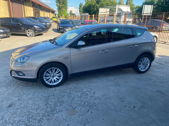 Lancia Delta 1.6 m-jet - автомобили, коли, обяви за нови и употребявани 4