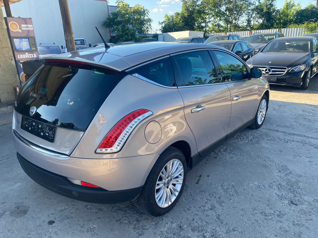 Lancia Delta 1.6 m-jet - автомобили, коли, обяви за нови и употребявани 5