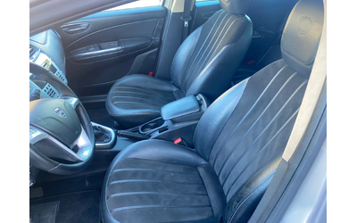 Lancia Delta 1.6 m-jet - автомобили, коли, обяви за нови и употребявани 8