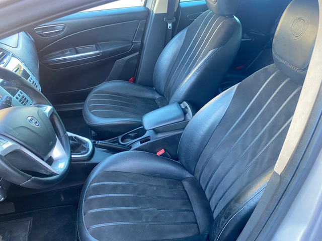 Lancia Delta 1.6 m-jet - автомобили, коли, обяви за нови и употребявани 8