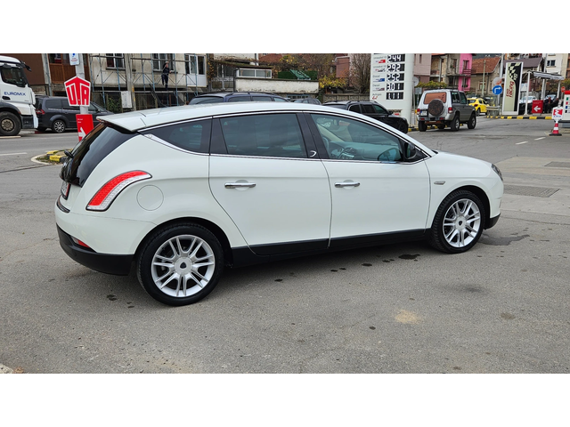 Lancia Delta 1.4 T-jet GAZ/KLIMA/KOJA - автомобили, коли, обяви за нови и употребявани 5