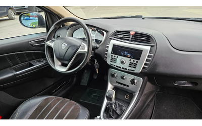 Lancia Delta 1.4 T-jet GAZ/KLIMA/KOJA - автомобили, коли, обяви за нови и употребявани 9