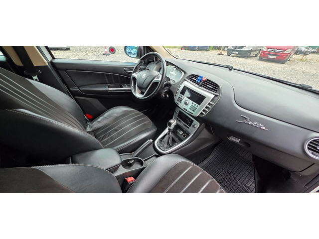 Lancia Delta 1.4i 120k.c - автомобили, коли, обяви за нови и употребявани 13