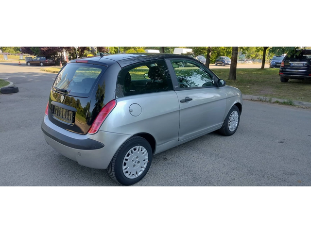Lancia Ypsilon 1,2i 60ps KLIMA - автомобили, коли, обяви за нови и употребявани 4