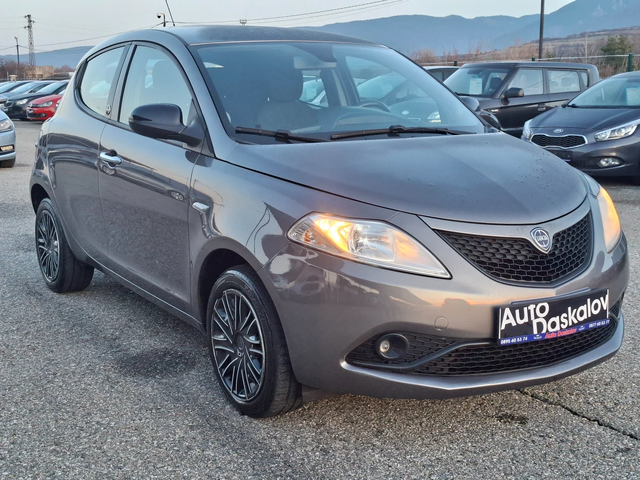 Lancia Ypsilon 1, 2 i Gpl - автомобили, коли, обяви за нови и употребявани 2