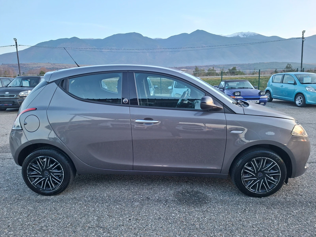 Lancia Ypsilon 1, 2 i Gpl - автомобили, коли, обяви за нови и употребявани 3