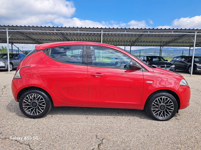 Lancia Ypsilon 1, 3 m-jet MOMO DESIGNE - автомобили, коли, обяви за нови и употребявани 3