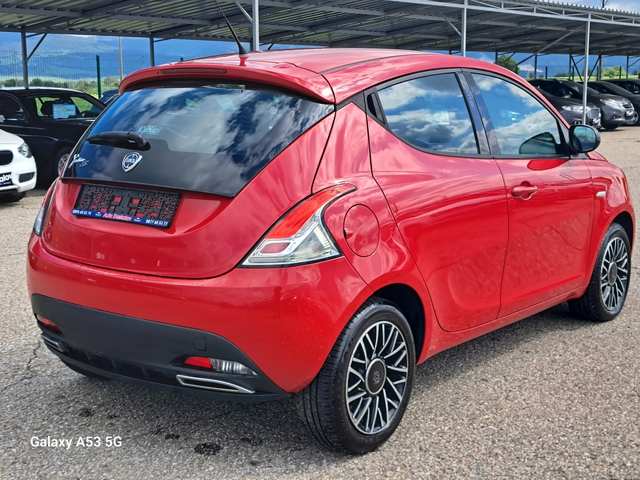 Lancia Ypsilon 1, 3 m-jet MOMO DESIGNE - автомобили, коли, обяви за нови и употребявани 4