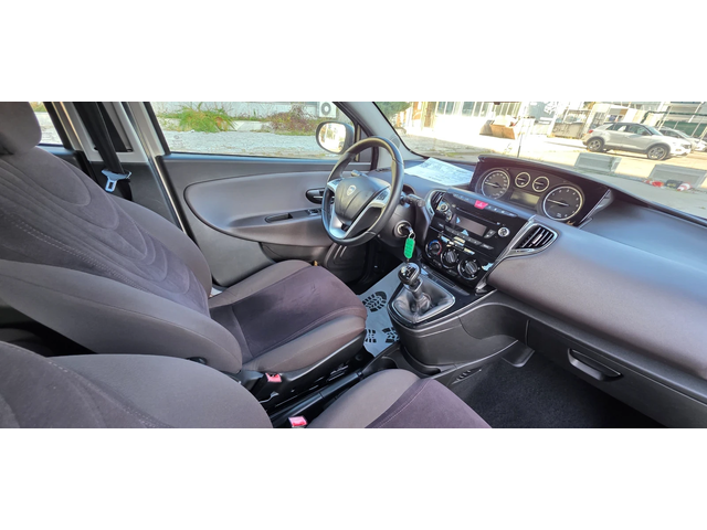 Lancia Ypsilon 1.2i 70k.c EURO 5B ITALIA - автомобили, коли, обяви за нови и употребявани 12