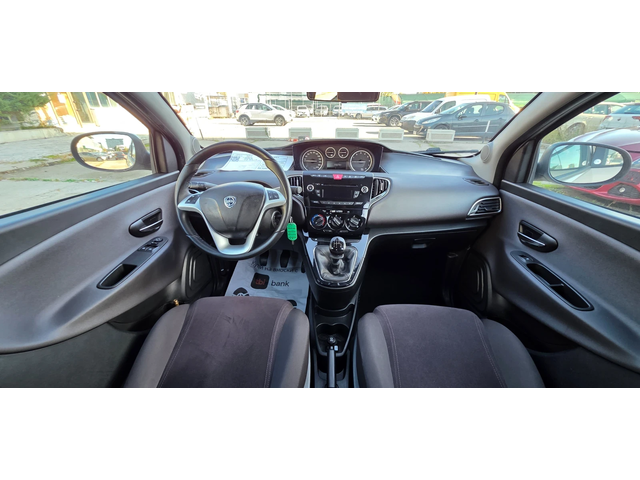 Lancia Ypsilon 1.2i 70k.c EURO 5B ITALIA - автомобили, коли, обяви за нови и употребявани 13