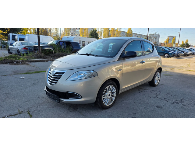 Lancia Ypsilon 1.2i 70k.c EURO 5B ITALIA - автомобили, коли, обяви за нови и употребявани 1