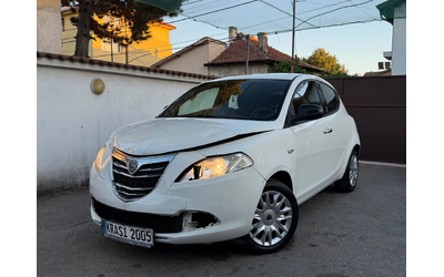 lancia-ypsilon - 0
