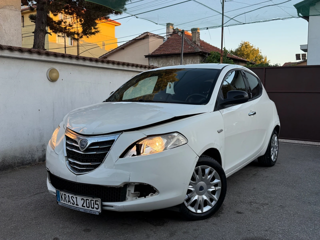 Lancia Ypsilon 1.2I - автомобили, коли, обяви за нови и употребявани 0
