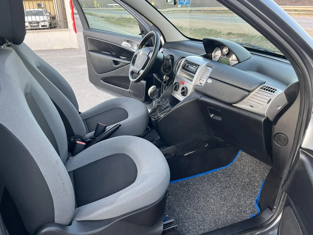 Lancia Ypsilon 1.3I 60кс EURO 4 KЛИМАТИК - автомобили, коли, обяви за нови и употребявани 9