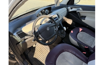 lancia-ypsilon - 5