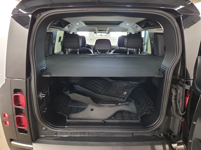 Land Rover Defender 110 P400 X-Dynamic SE - автомобили, коли, обяви за нови и употребявани 12