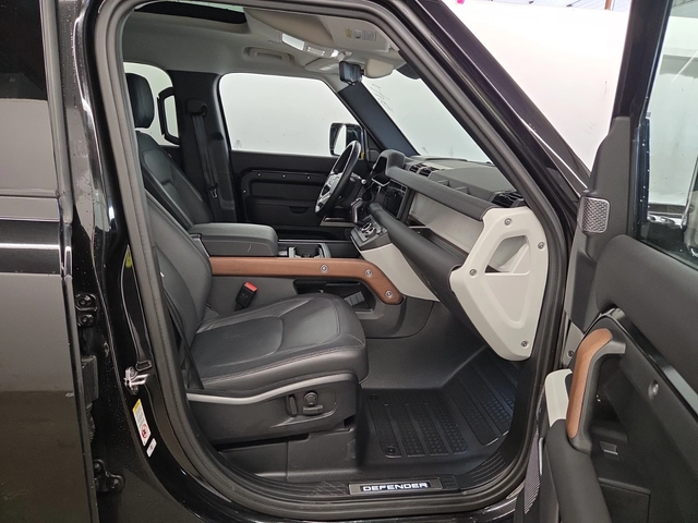 Land Rover Defender 110 P400 X-Dynamic SE - автомобили, коли, обяви за нови и употребявани 14