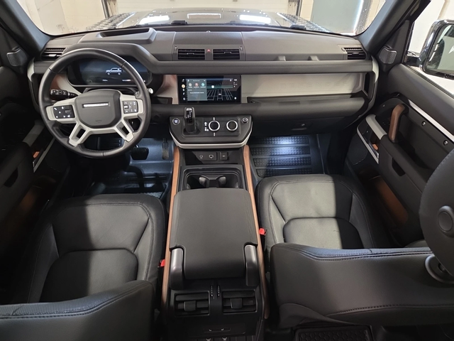 Land Rover Defender 110 P400 X-Dynamic SE - автомобили, коли, обяви за нови и употребявани 7