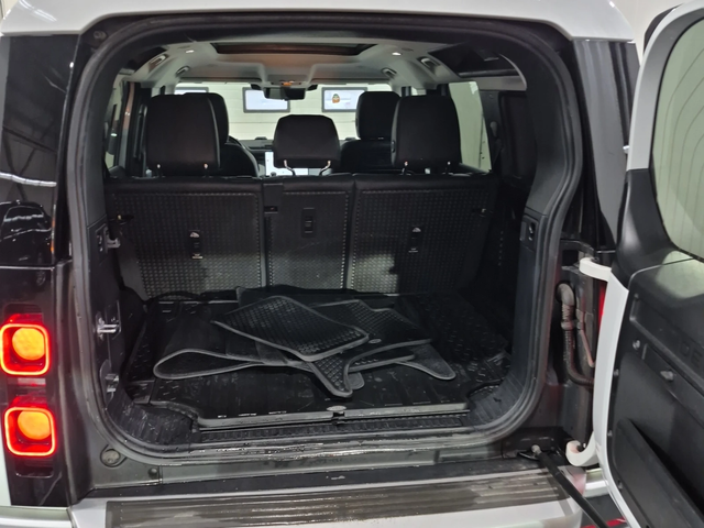 Land Rover Defender 110 S AWD - автомобили, коли, обяви за нови и употребявани 12