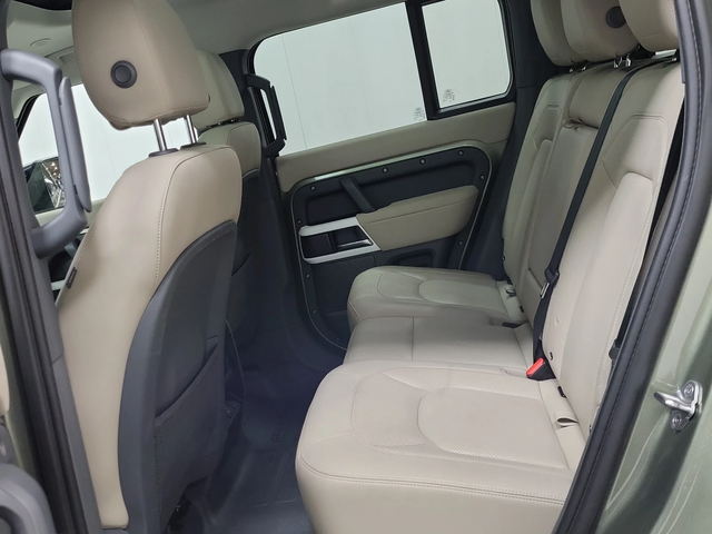 Land Rover Defender 110 S AWD - автомобили, коли, обяви за нови и употребявани 11