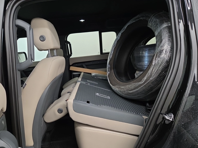 Land Rover Defender 110 S AWD - автомобили, коли, обяви за нови и употребявани 11