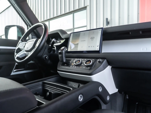 Land Rover Defender 110-X DYNAMIC SE AWD - автомобили, коли, обяви за нови и употребявани 9