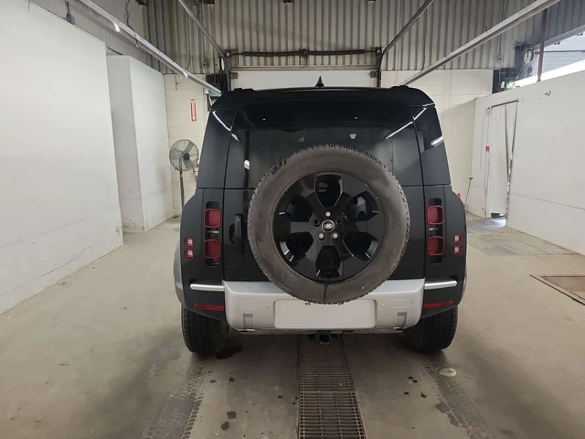 Land Rover Defender S| 360| HUD| PANO| ОБДУХВАНЕ| 2 КЛЮЧА - автомобили, коли, обяви за нови и употребявани 4